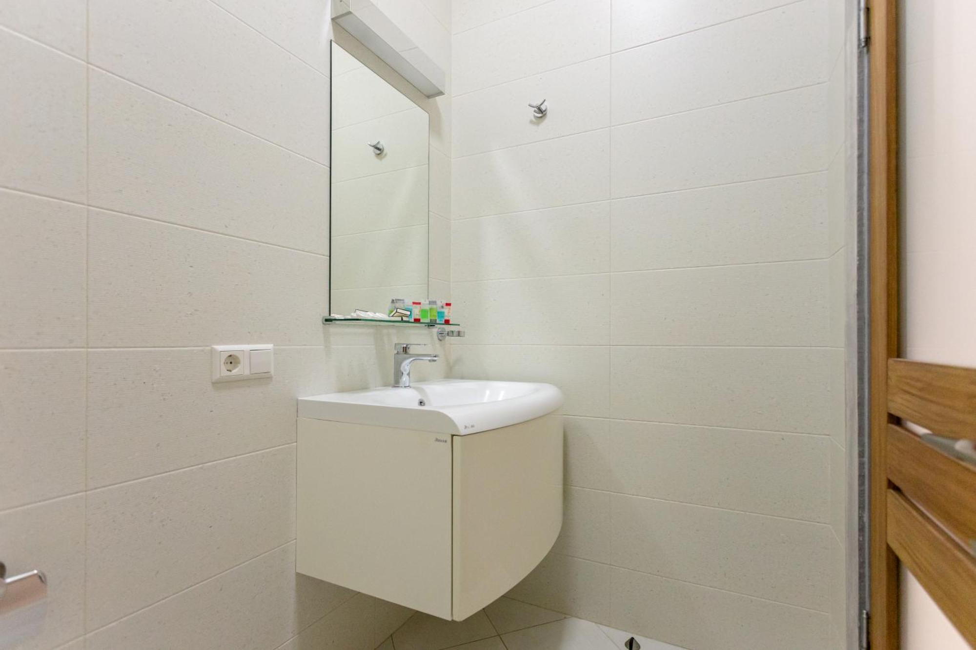 Serviced Apartment On Rustaveli Avenue 9 Тбилиси Екстериор снимка