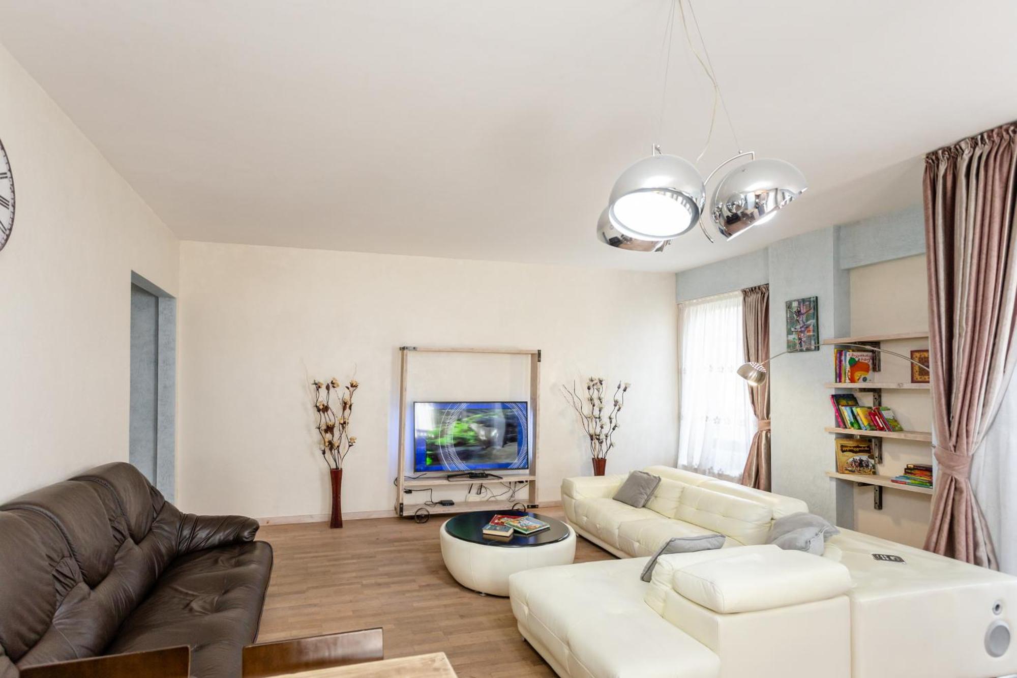 Serviced Apartment On Rustaveli Avenue 9 Тбилиси Екстериор снимка