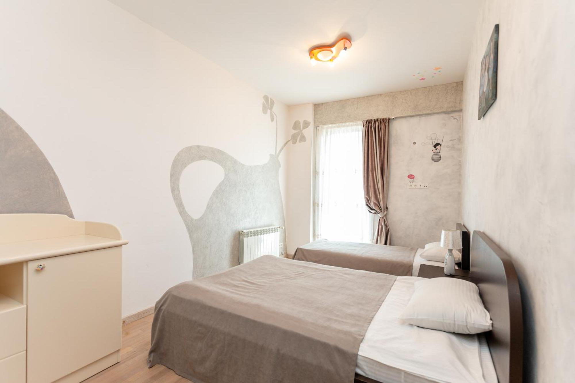 Serviced Apartment On Rustaveli Avenue 9 Тбилиси Екстериор снимка